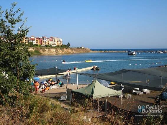 Prostorné studio 65 m2 v Marina Cape Aheloy za 59.500 €