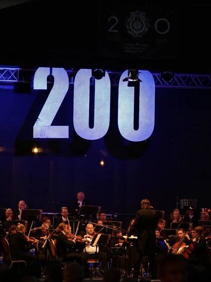 Západočeský symfonický orchestr oslavil narozeniny galakoncertem na kolonádě