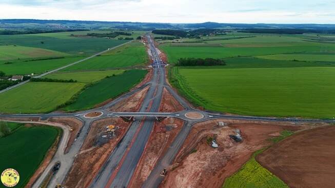 Most u Kněževsi přes dálnici D6 je od neděle v provozu