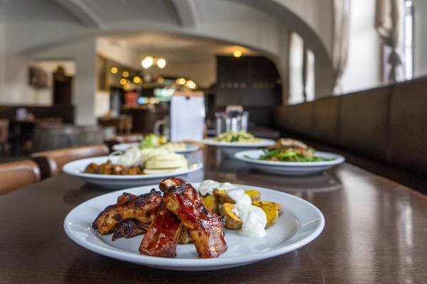 Restaurace Dělňák | Nové Město pod Smrkem