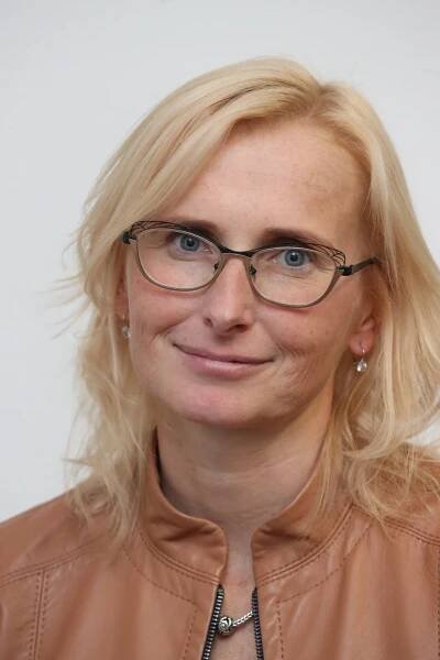 Blonďatá komunistka Aulická Jírovcová končí. KSČM opouští po 20 letech