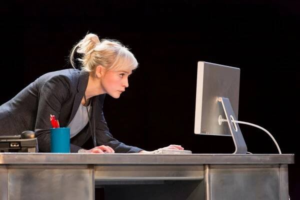 The Hard Problem - Z filmu - Olivia Vinall