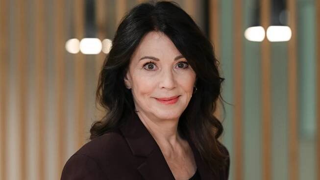 ein-fast-perfekter-antrag-featured-iris-berben-picture-alliance