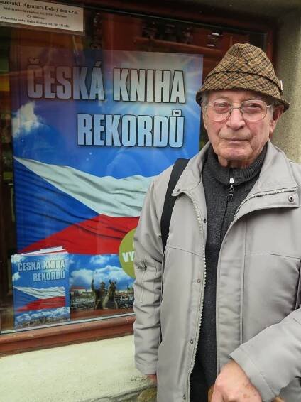 Všeuměl František Vacek z Polné slaví osmdesát let
