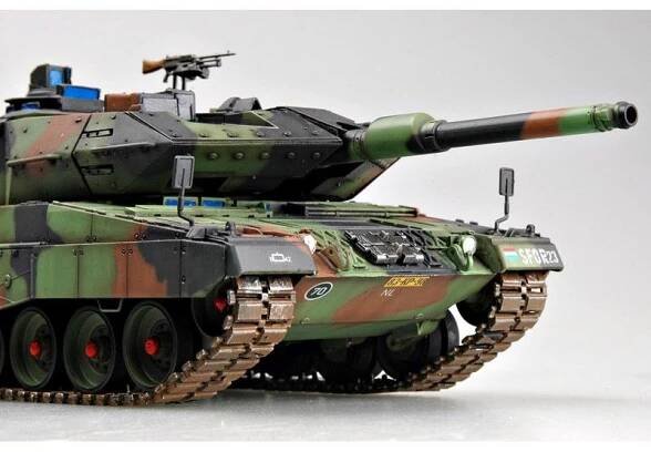 Leopard 2 A5/A6NL - Hobby Boss 82423