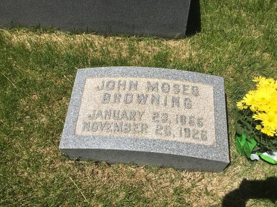 Larger memorial image loading...