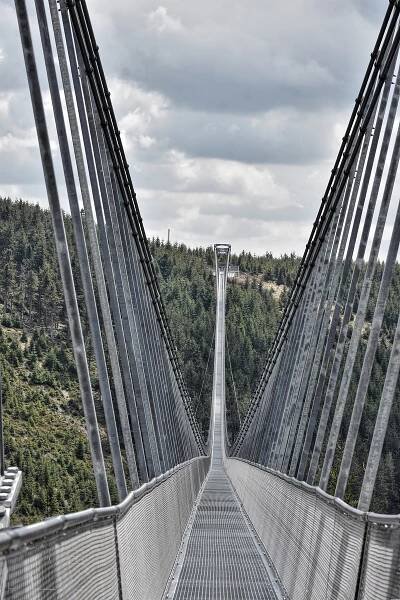 Adrenalin sto metrů nad zemí. Most na Dolní Moravě přináší neuvěřitelné výhledy