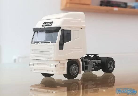 AWM Iveco Eurostar Aerop white 5919.01