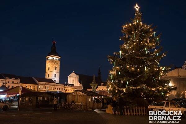 BUDĚJOVICKÝ ADVENT: Ve čtvrtek se těšte na živý betlém nebo na The Greens