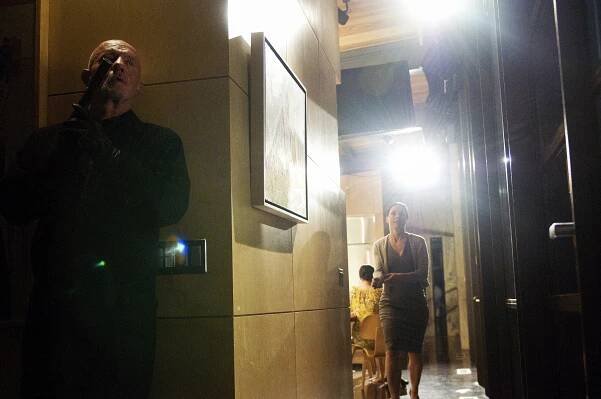 Perníkový táta - Madrigal - Z filmu - Jonathan Banks, Laura Fraser