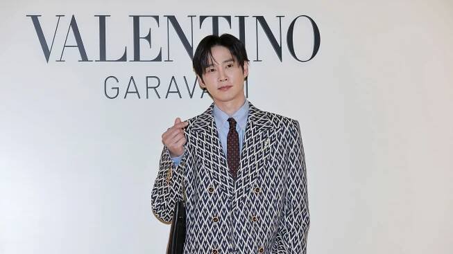 Netflix's 'Squid Game 2' Casts Cisgender Actor Park Sung-hoon a as Transgender Woman Competing for Surgery