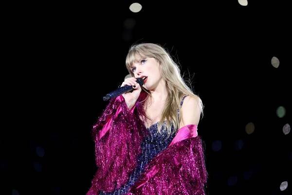 Fans Looking At Taylor Swift, Joe Alwyn Relationship Differently After 'You're Losing Me' Revelation
