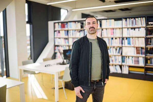 Měsíce čekání, náročná finalizace. Výzkumníci popisují, jaká cesta vede k získání ERC grantu | Věda na FSV UK