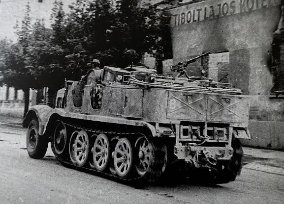 Sd.Kfz. 8 (prehľadová téma / v službách cudzích armád) : Německo (DEU)