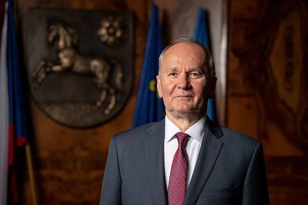 Primátorem Ostravy je oficiálně Jan Dohnal. Radu města tvoří těchto 11 politiků