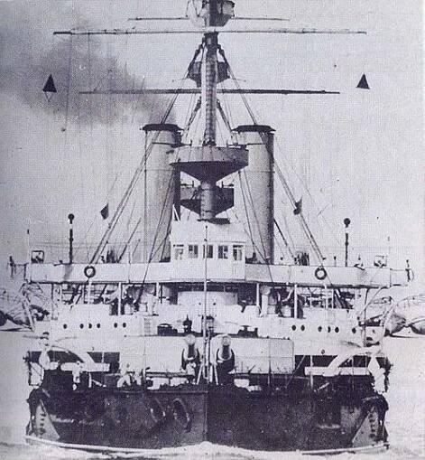 Soubor:HMS Hood (1891) Bows-On Mediterranean 1901.jpg – Wikipedie
