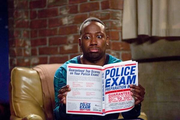 Nová holka - Dívčí hádka - Z filmu - Lamorne Morris
