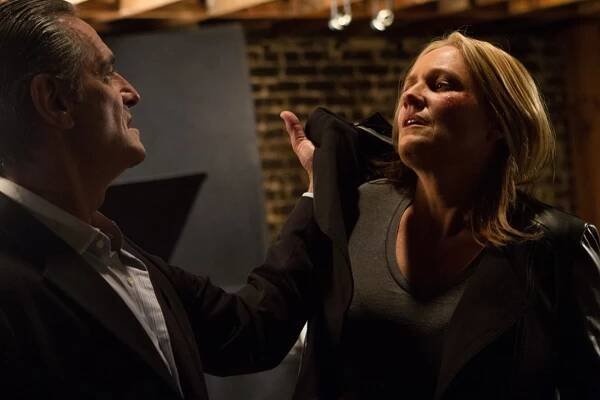 Ve spárech minulosti - Z filmu - Robin Thomas, Sherry Stringfield