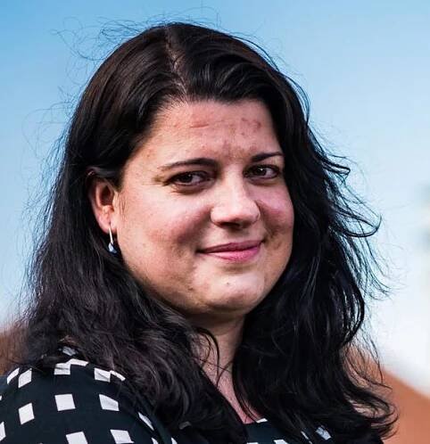 Vysvědčení píší učitelé. Někde však i sami žáci a jejich rodiče, říkají finalisté učitelské soutěže | Heroine.cz