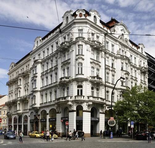 Soubor:Nároží Národní třídy a ulice Na Perštýně v Praze s domem čp. 362-I.jpg