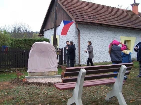 Oslava 100 let - Obec Lanzov