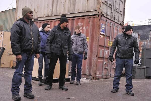 Lovci lebek - Where in the World Is Carmen Vega - Z filmu - Malcolm Goodwin, Serinda Swan, Laz Alonso, Jimmi Simpson, Domenick Lombardozzi