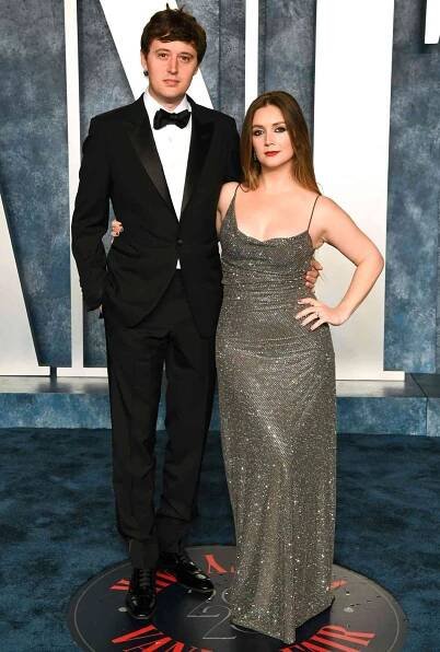 Austen Rydell and Billie Lourd attend the 2023 Vanity Fair Oscar Party Hosted By Radhika Jones