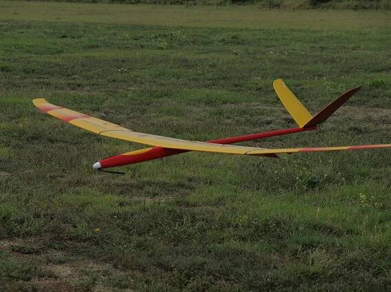 MASTER Electric glider with V-tail F5J | Graphite 13 R/C sailplane models.