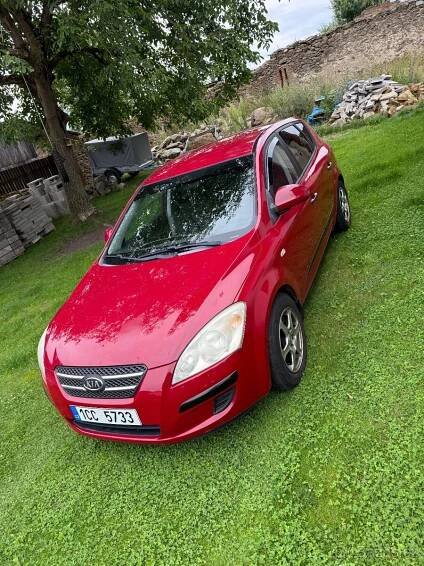 Kia ceed 1.4 benzin - Písek