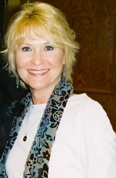 Soubor:Dee-Wallace-01.jpg – Wikipedie