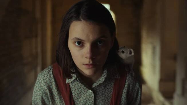 His Dark Materials S01E01 - Dafne Keen Lyra Belacqua (HQ)