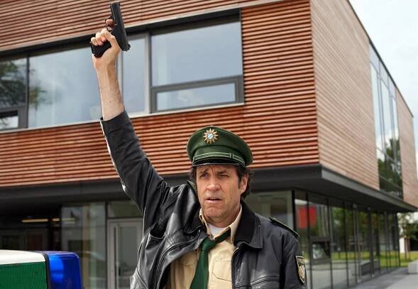 Hubert a Staller - Villa - gekauft wie gesehen (S02E05) (2012) | Galerie - Z epizody | ČSFD.cz