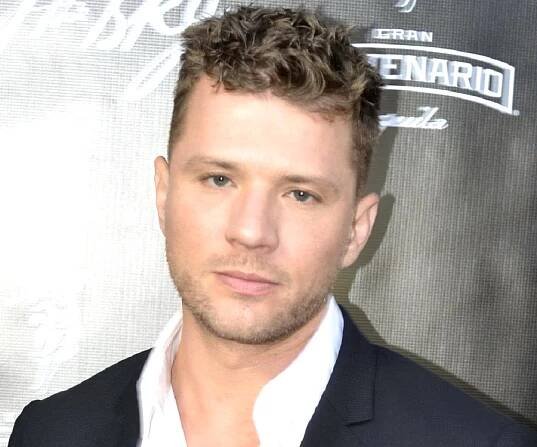 Ryan Phillippe Biography - Facts, Childhood, Family Life & Achievements
