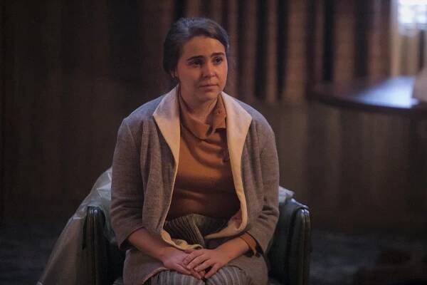 Pokoj 104 - Phoenix - Z filmu - Mae Whitman