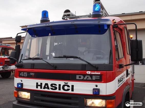 Hasiči v Kostelci nad Černými lesy zařadili do výjezdu zánovní vozidlo DAF, v Holandsku sloužilo k výcviku | POŽÁRY.cz