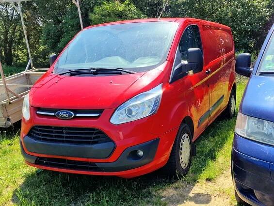 Ford Transit Custom | Půjčovna dodávek Český Krumlov, České Budějovice | Půjčovna Marek