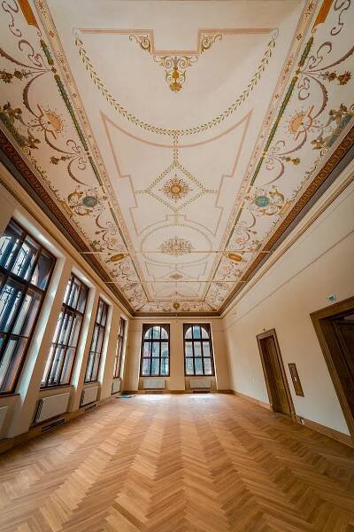 Uměleckoprůmyslové museum v Praze - Příčný sál