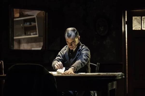 Tom_Vaughan-Lawlor_Photo_by_Johan_Persson_031112.jpg
