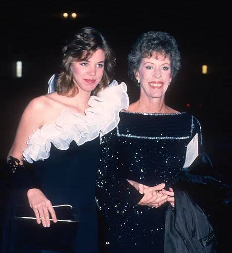 Carrie Hamilton and Carol Burnett in Washington, in 1983 | Source: Getty Images