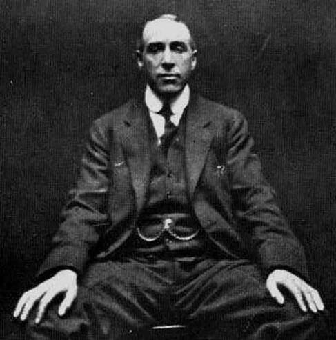 Soubor:Harry price by william hope.jpg