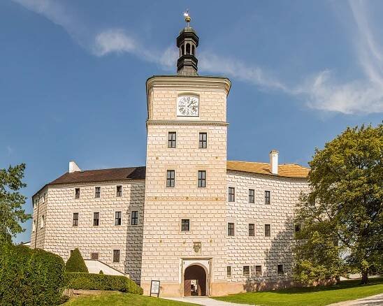 Březnice (zámek)