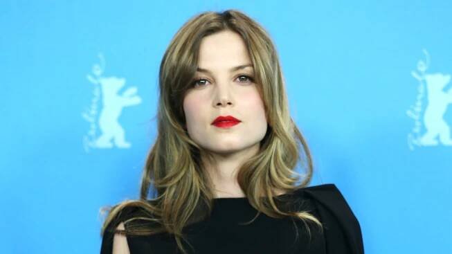 Sylvia Hoeks