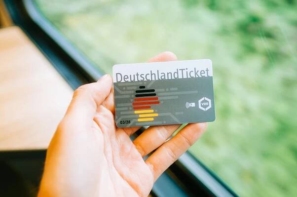 Deutschland-Ticket: So klappt’s auch ohne Internet