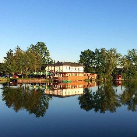 Rybářská bašta Svěcený - Restaurace, Penzion Cerniny Exteriér fotografie