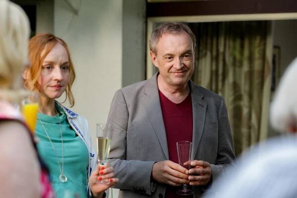 StadtKomödie: Die Notlüge - Z filmu - Brigitte Hobmeier, Josef Hader