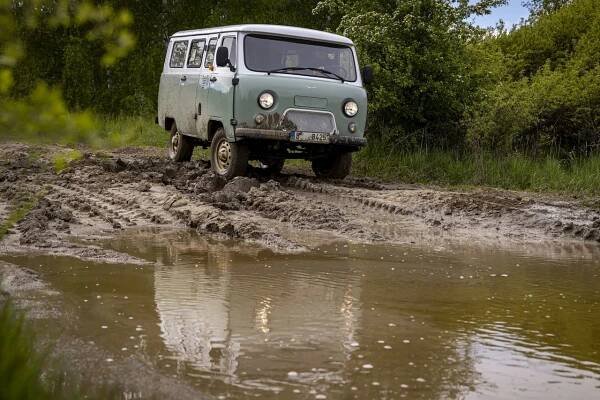 Test starého nového auta: UAZ Buchanka je stále stejně okouzlující