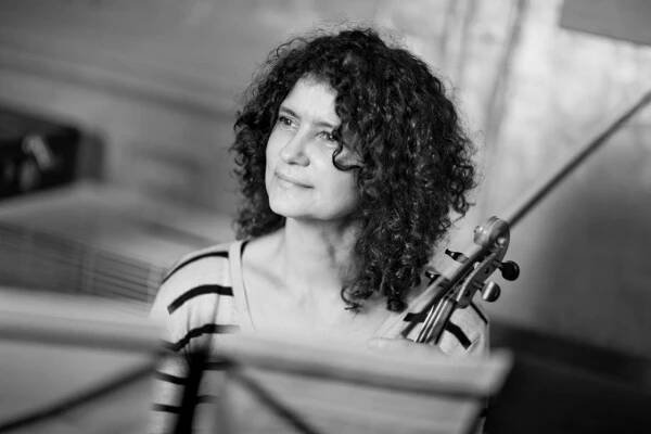 Iva Bittová vydává album Zvon nahrané s Pražskou komorní filharmonií