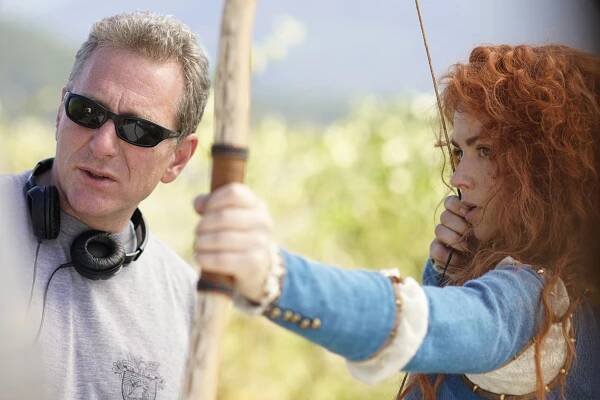 Bylo, nebylo - Medvěd a luk - Z natáčení - Ralph Hemecker, Amy Manson