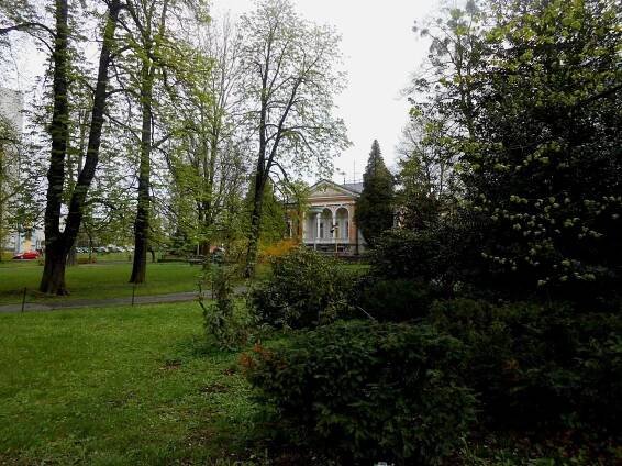 Photos • Park Edvarda Beneše (Garden, park) • Mapy.com