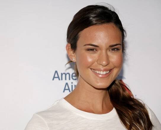 50 Most Beautiful Celebrities With Brown Hair In 2023